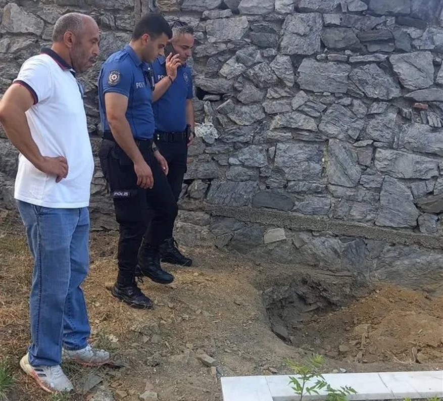 Kurtuluş Aya Lefter Rum Mezarlığı'nı tahrip edenler gözaltına alındı